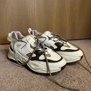 BRAND NEW! White/brown sneakers